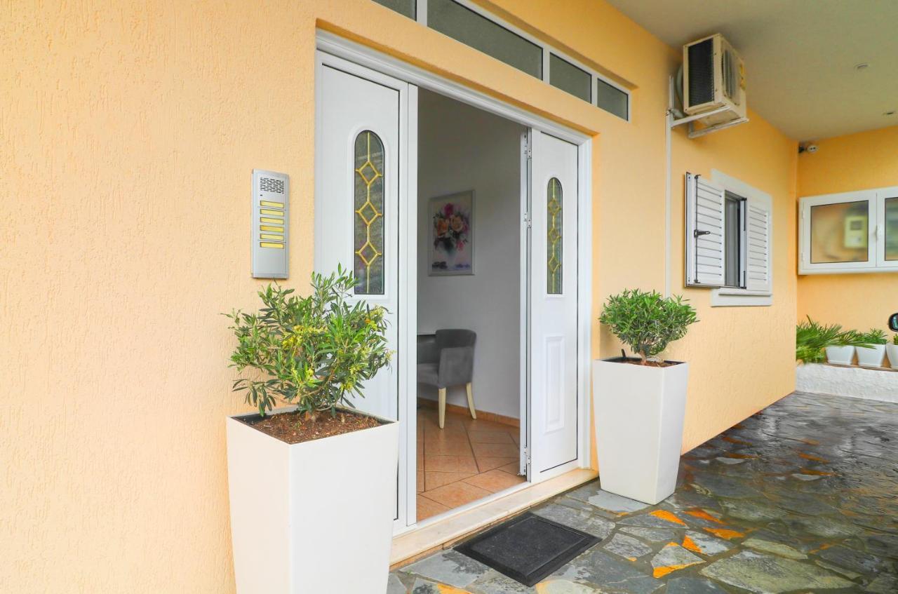 Lido Apartments Himare Exterior foto