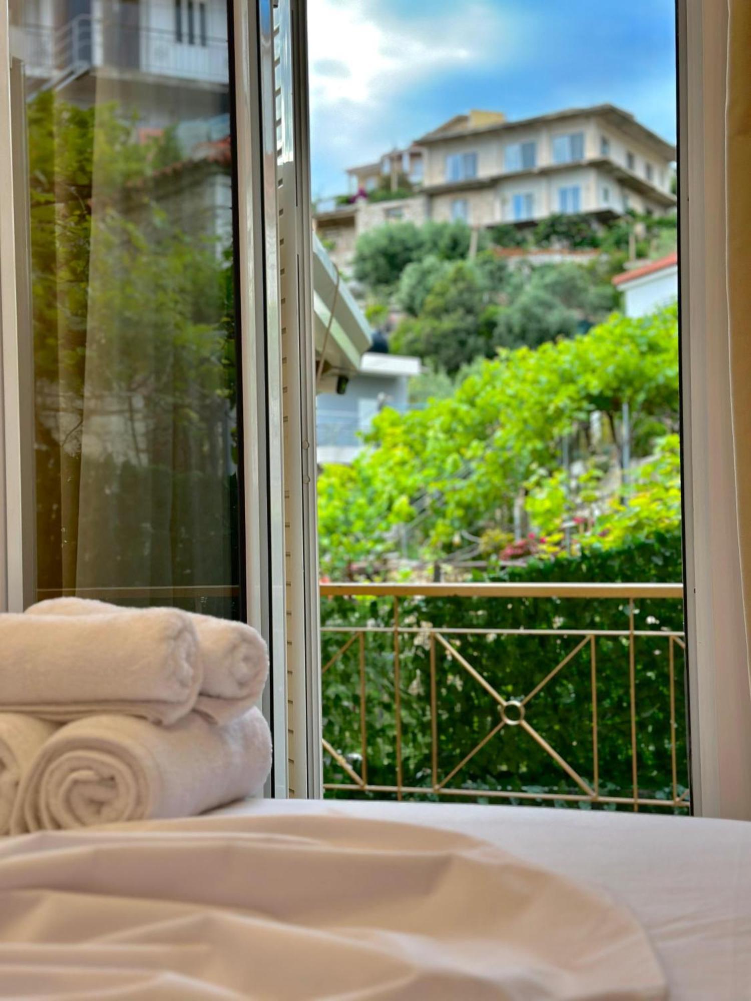 Lido Apartments Himare Exterior foto